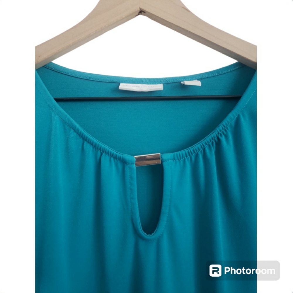 New York & Co Woman's Sleeveless Top - Picture 3 of 4